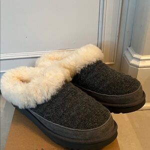 UGG cluggette cabelle knit slippers